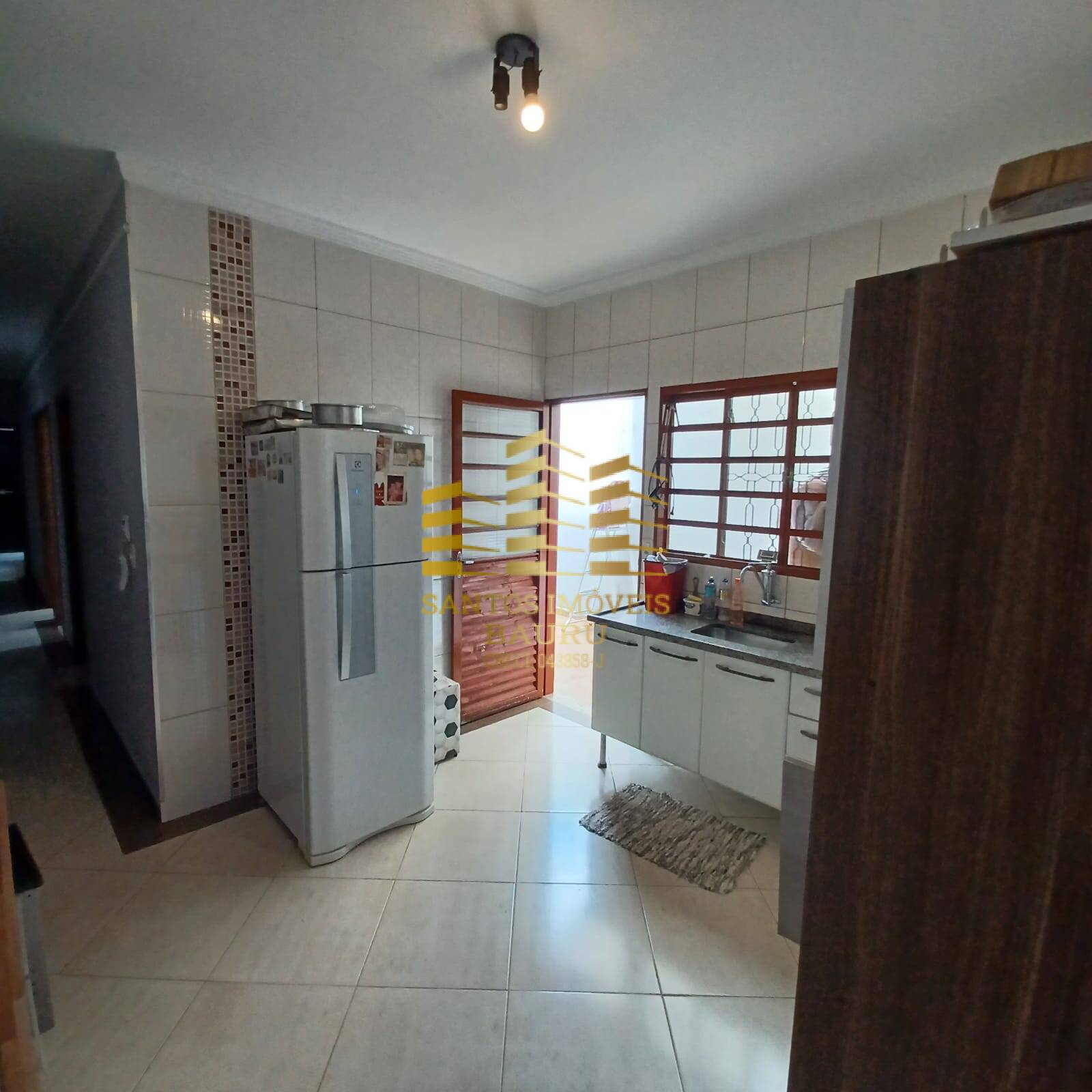 Casa à venda com 3 quartos, 100m² - Foto 4