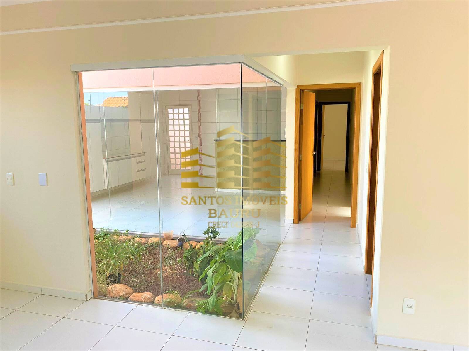 Casa à venda com 5 quartos, 200m² - Foto 3