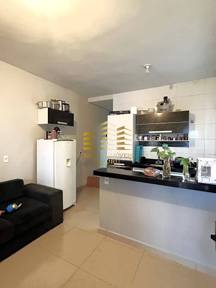 Casa à venda com 2 quartos, 70m² - Foto 1