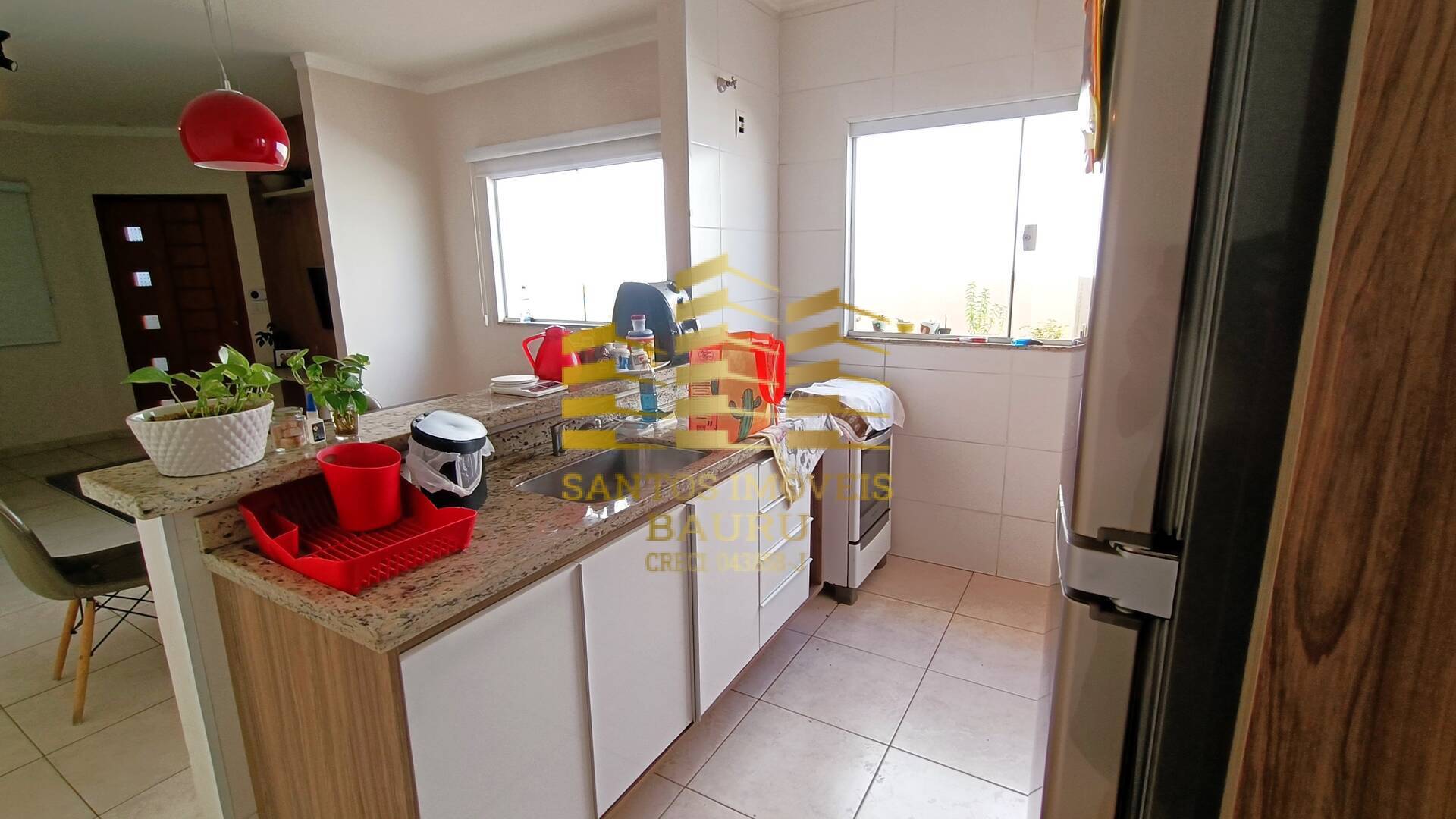 Casa à venda com 3 quartos, 100m² - Foto 4