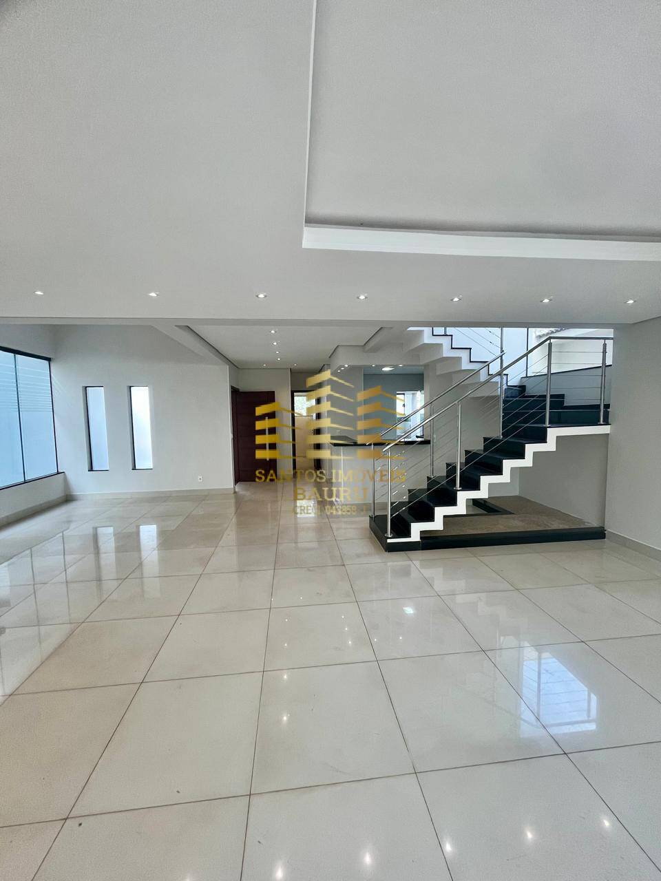 Casa de Condomínio à venda com 3 quartos, 296m² - Foto 2