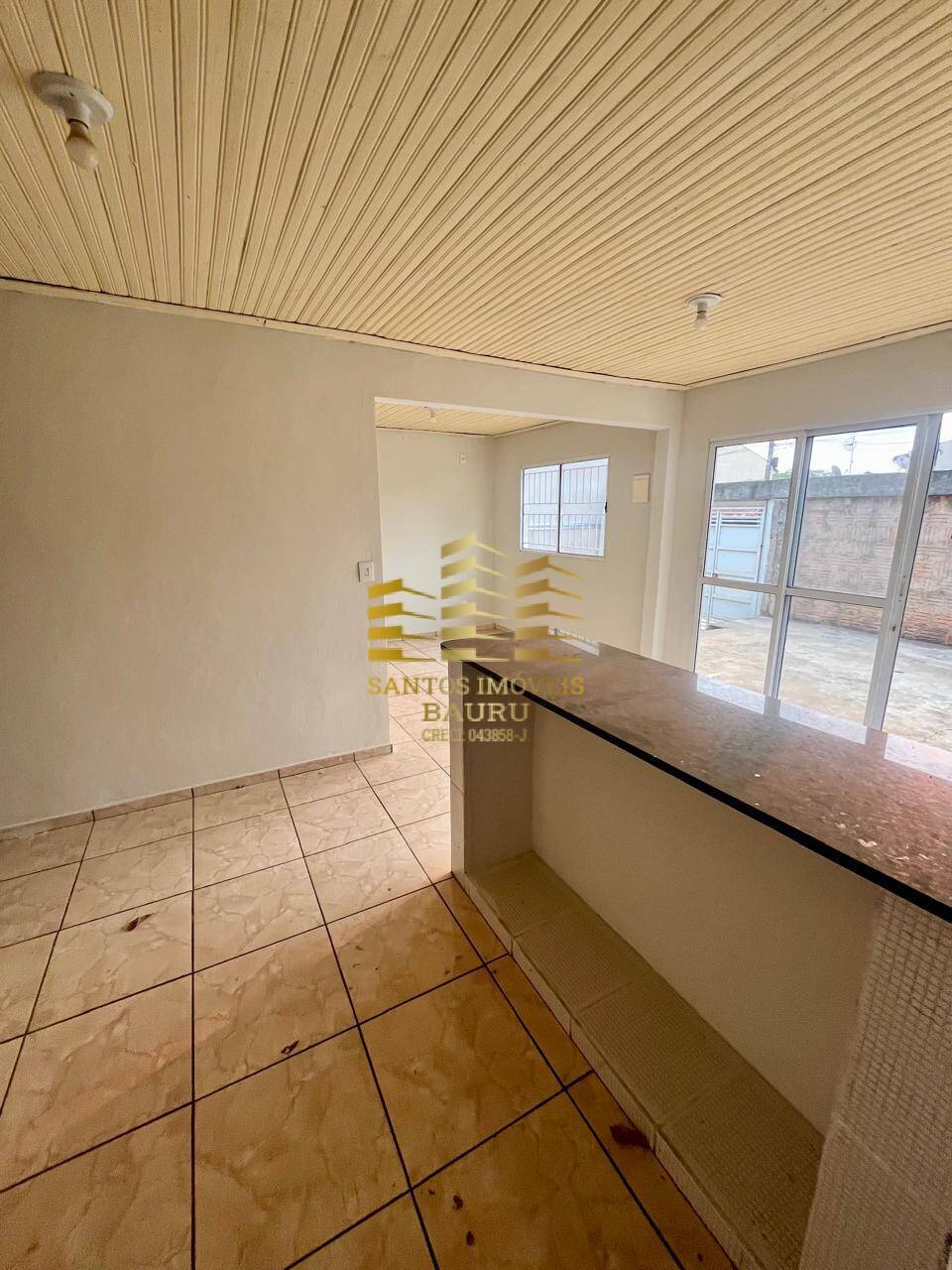 Casa à venda com 2 quartos, 70m² - Foto 4