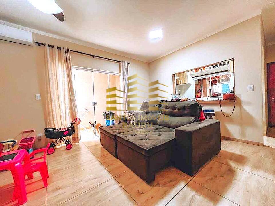 Casa à venda com 2 quartos, 118m² - Foto 1