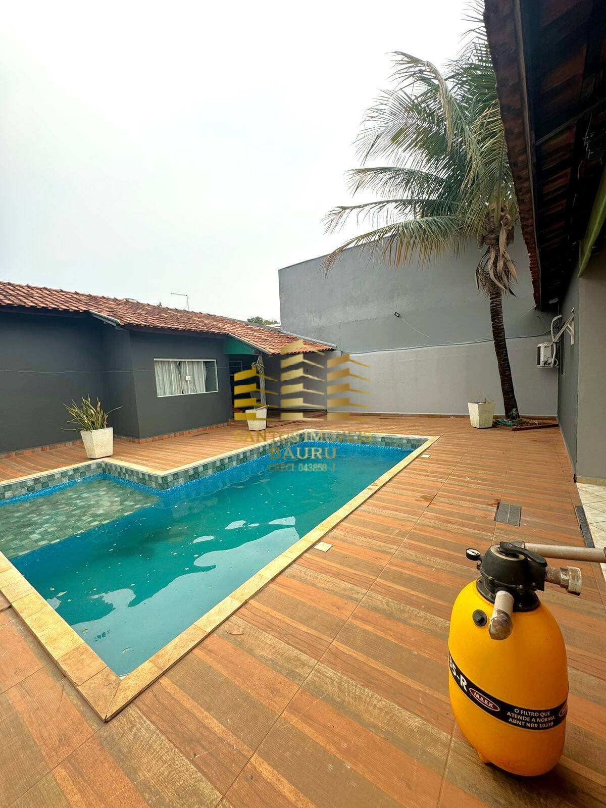 Casa à venda com 4 quartos, 275m² - Foto 2